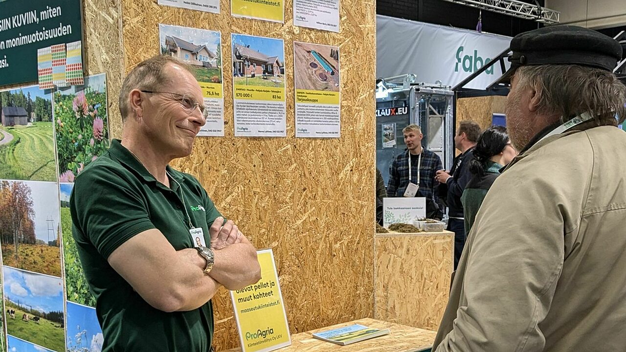 Kiinteistonvalityksen osastolla asiakas