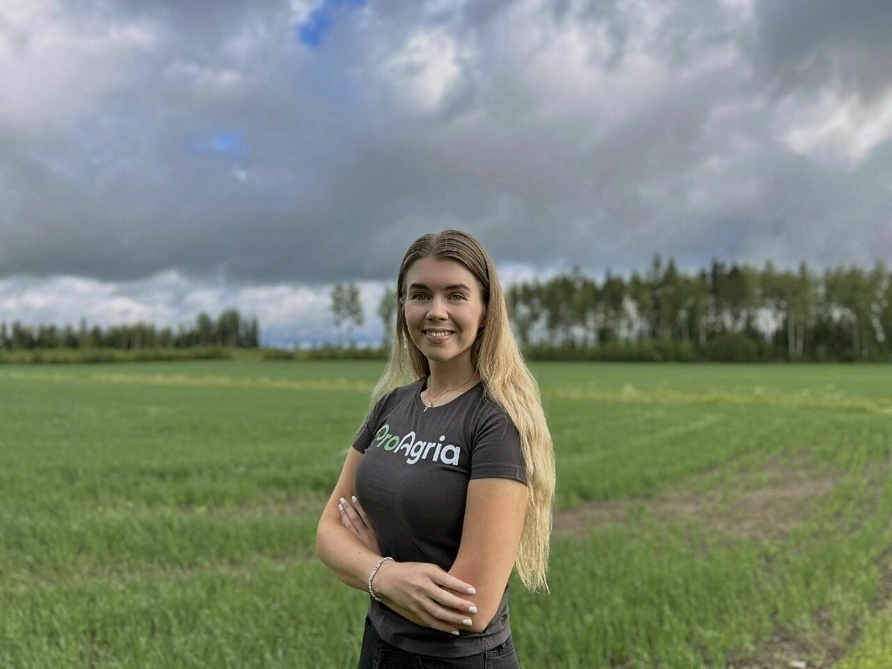 Katariina Tuominen peltonen keskella